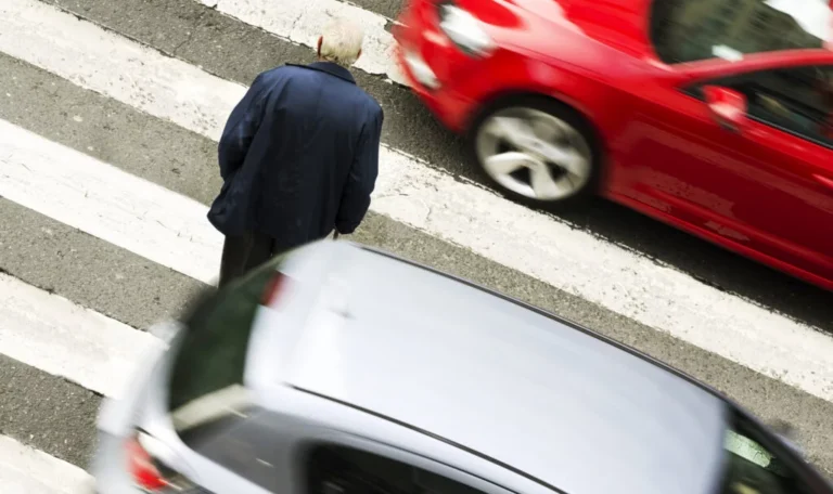 Pedestrian crossing street before a serious pedestrian accident