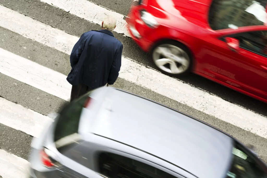 Pedestrian crossing street before a serious pedestrian accident